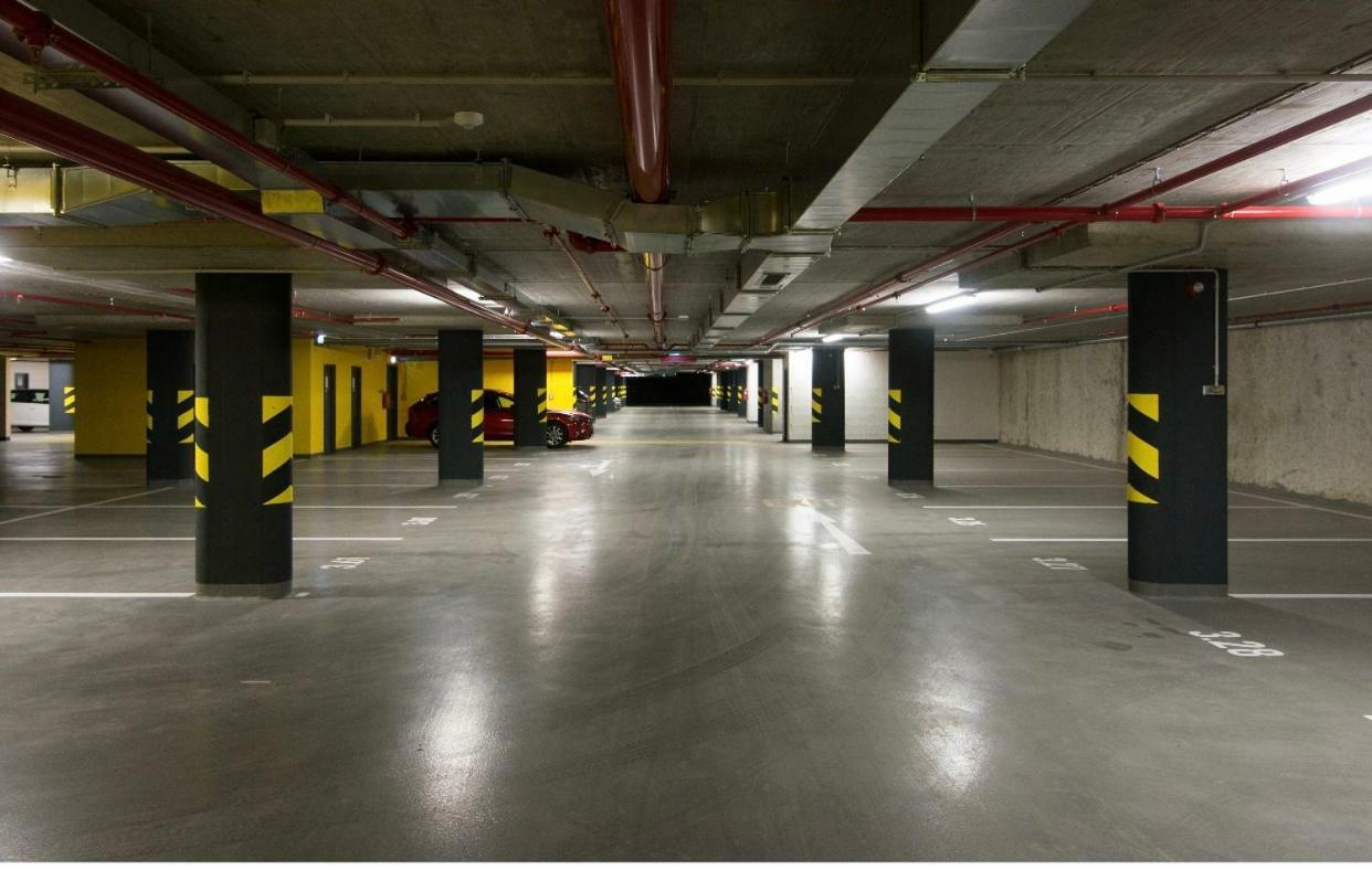 Free Parking In Garage Karolina Plazza, New Cosy Studio With All You Need Prága Kültér fotó